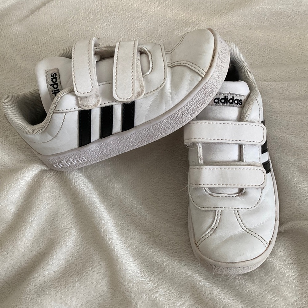 Adidas toddler Size 9K